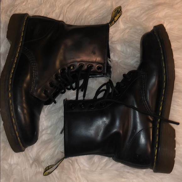 Dr. Martens Shoes - Black Dr. Martens